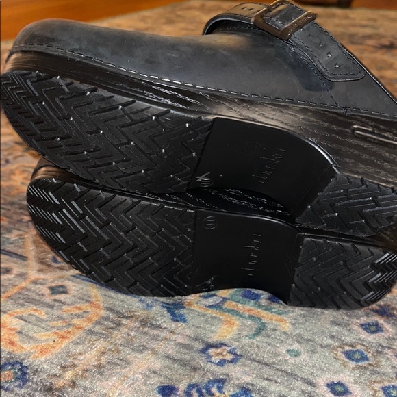 Classic Black Leather Clogs - Picture 3 of 3